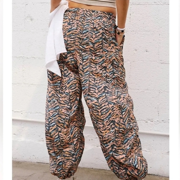 Free People Zephyr Pants - Picture 2 of 6
